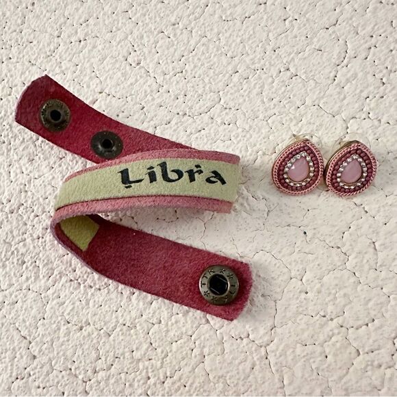 ʟɪʙʀᴀ ♎︎ ɢᴇɴᴜɪɴᴇ ꜱᴜᴇᴅᴇ ꜱɴᴀᴘ ʟᴇᴀᴛʜᴇʀ ʙʀᴀᴄᴇʟᴇᴛ & earrings set - Picture 1 of 15